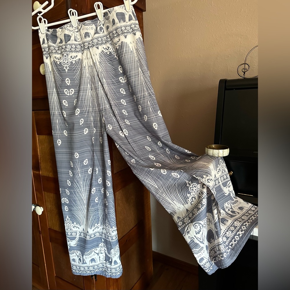 Elephant design Grey and White Palazzo Pants